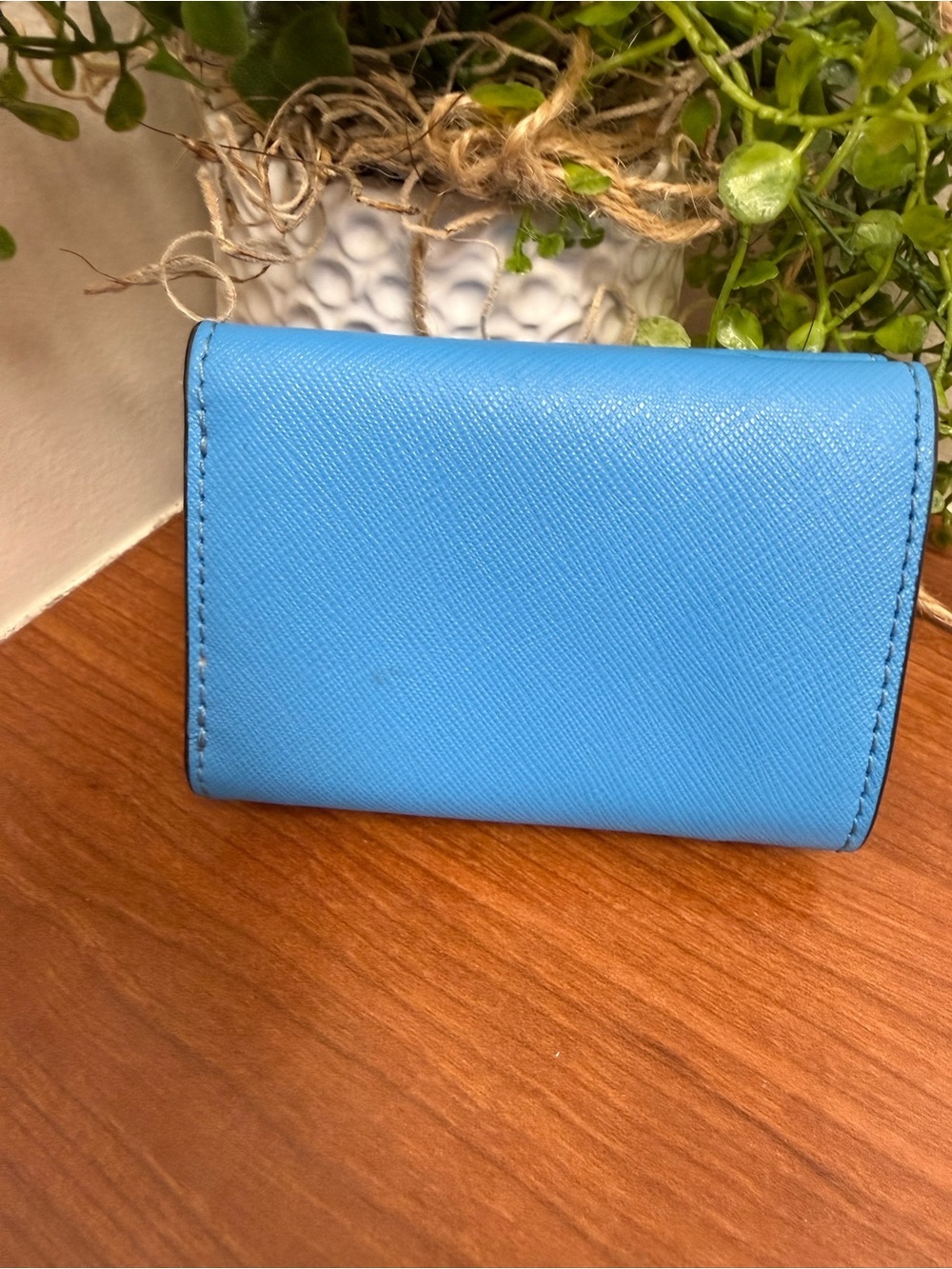 Kate Spade Cameron Monotone Micro Trifold Wallet Oceanside EUC - Picture 2 of 5